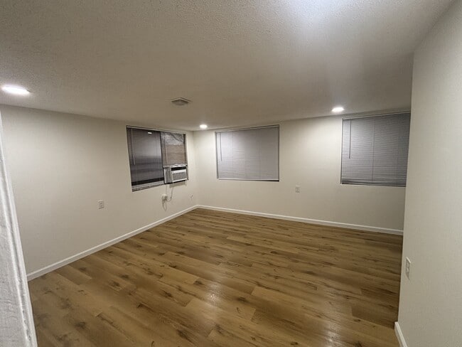 Building Photo - 202 2nd St