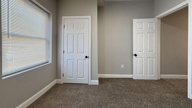 Building Photo - Bright 3BR with Sleek Vinyl Flooring & Modern Kitchen