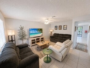 Building Photo - 9262 Green Meadows Way