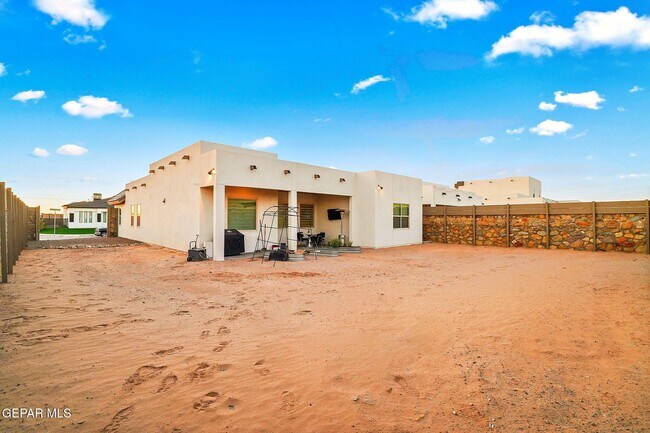 Building Photo - 2300 Tierra Zaria