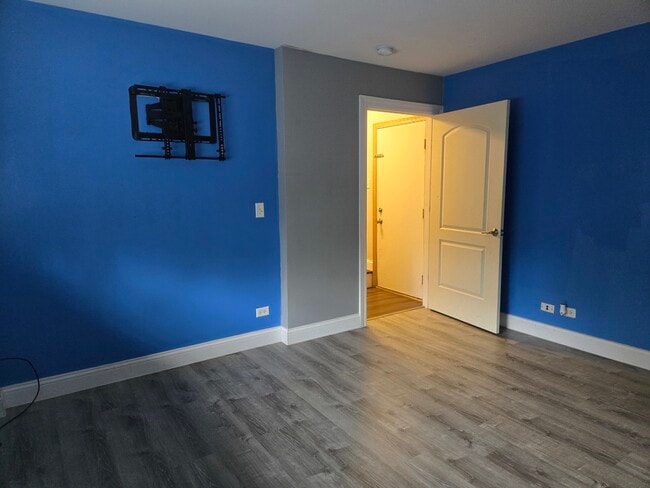 Building Photo - 552 Richard Brown Blvd