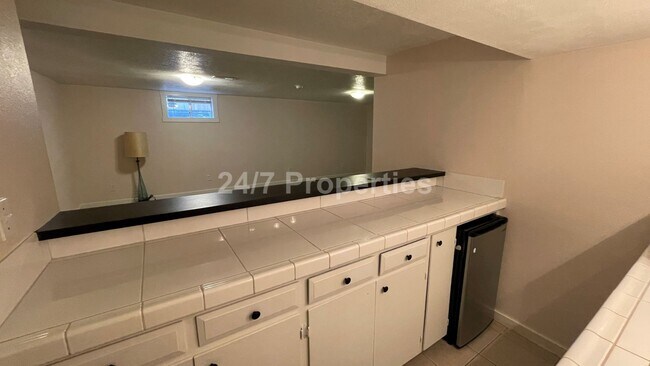 Building Photo - 2024-5815MF