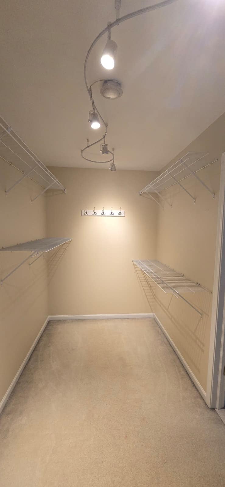 Building Photo - 2986 Peachtree Cir