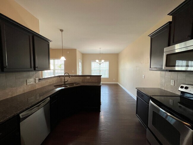 Building Photo - 93 Samuel Nicholas Dr