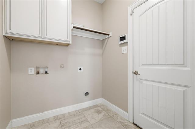 Building Photo - 15801 Weymouth Dr