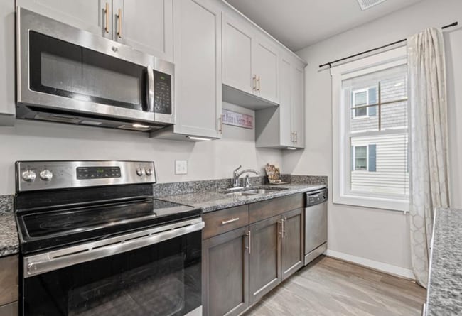 Building Photo - 2 Bed 2 Bath Condo for Rent in Norfolk!