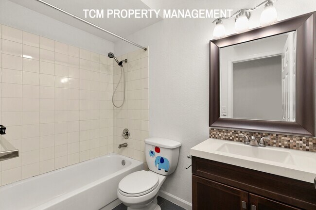 Building Photo - 15703 Midvale Ave N