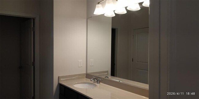 Building Photo - 132 Marion Dr