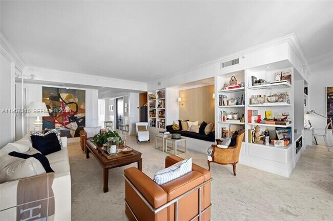 Building Photo - 789 Crandon Blvd