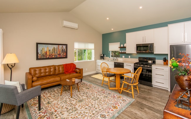 Building Photo - Beautiful Fully Furnished 1 Bd Rental!