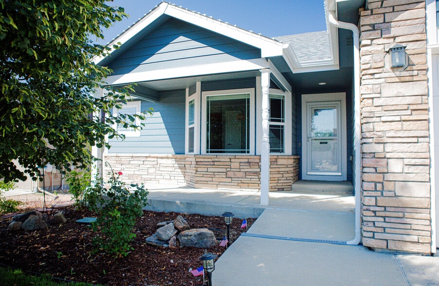 Building Photo - 338 Alder Ave