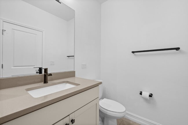 Building Photo - Vanderbilt Reserve Townhouse