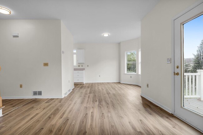 Building Photo - 1332 Adams St