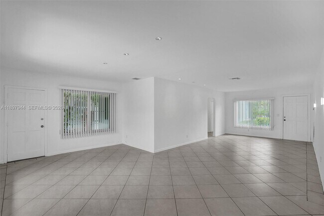 Building Photo - 8851 Byron Ave