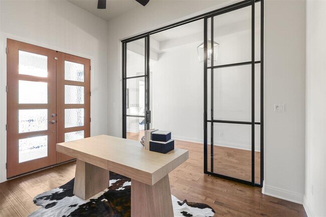 Building Photo - 299 Peakside Cir
