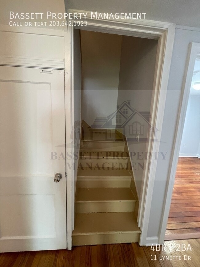 Building Photo - 11 Lynette Dr