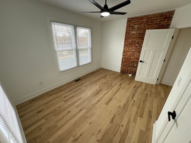 Building Photo - 2 Bedroom - Weiland Park