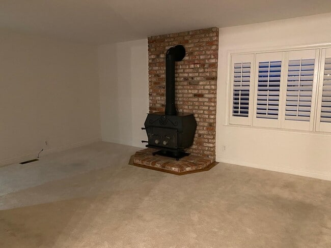 Building Photo - 164 Vía Del Sol