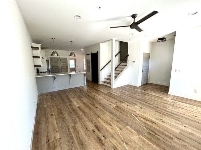 Building Photo - Modern 3-Bedroom 3-Story Apartment with a ...