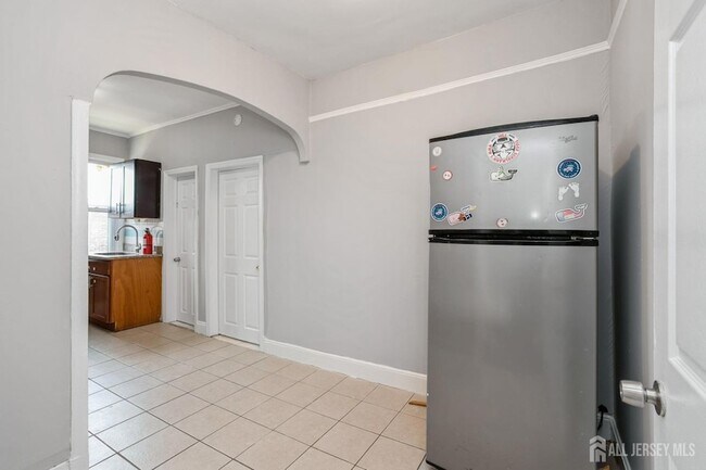 Building Photo - 309 Hall Ave
