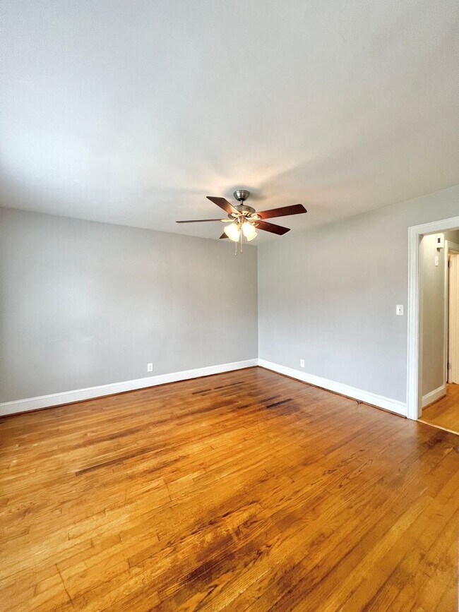 Building Photo - 112 N Meade St