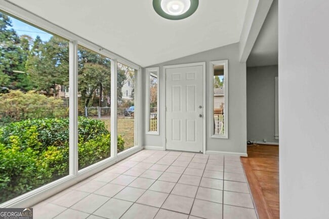 Building Photo - 2312 Wayside Dr