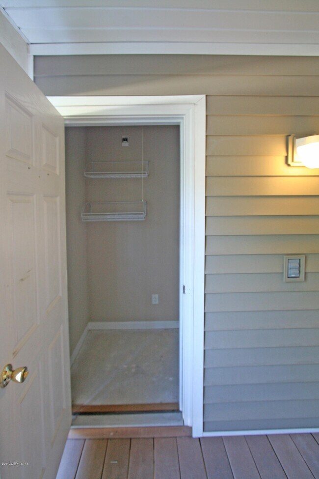 Building Photo - 575 Oakleaf Plantation Pkwy