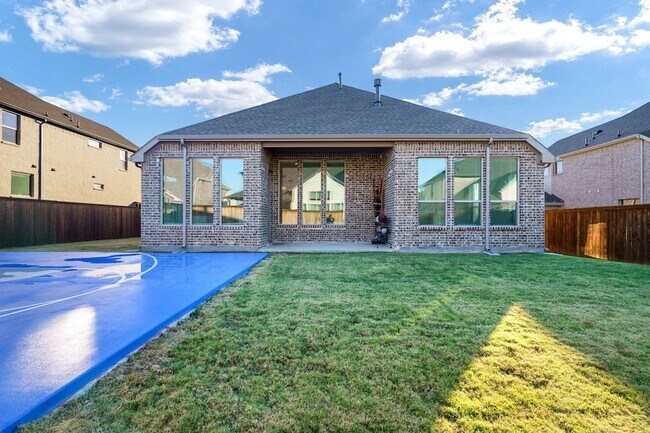 Building Photo - 7470 Sanctuary Dr