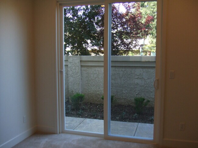 Building Photo - 2965 Bella Dr