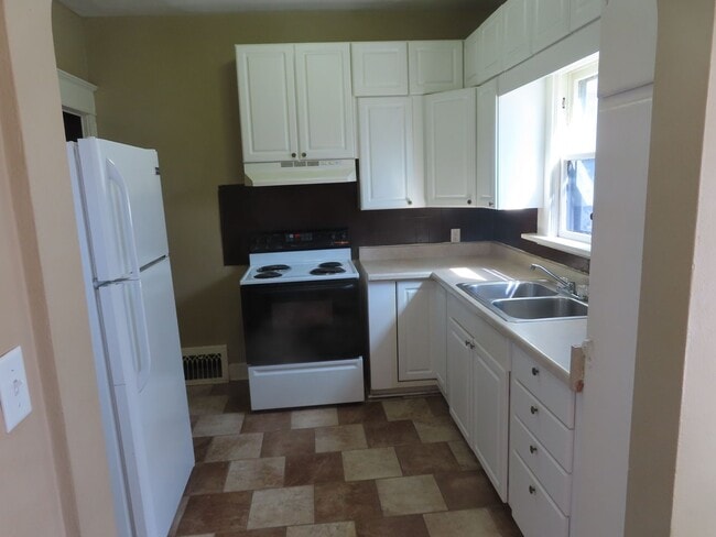 Building Photo - 1114 Rockhill St