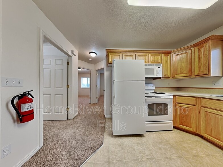 Building Photo - 1374 Midway Ave