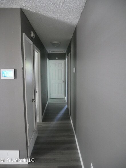 Building Photo - 5149 Gray Dr