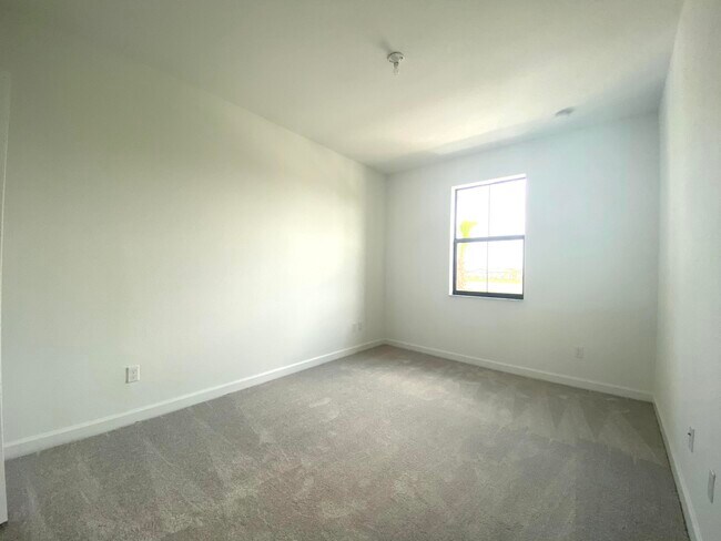 Building Photo - 13090 Anthorne Ln