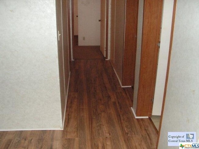 Building Photo - NEW ON MARKET