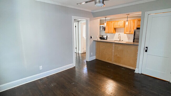 Building Photo - 221 E 46th St