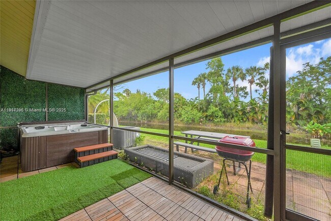 Building Photo - 18578 Woodstream Dr