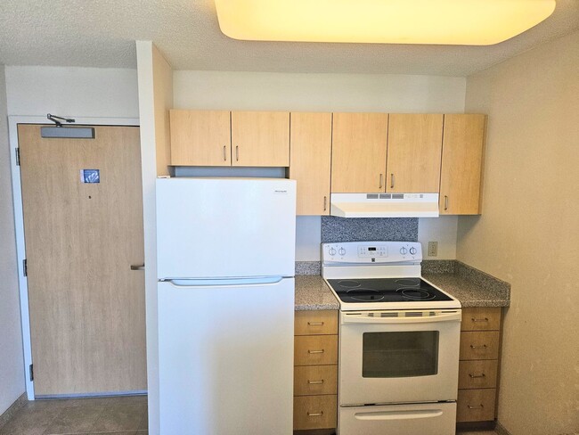 Building Photo - Ala Moana, Holomua 1 Bedroom 1 Bathroom 1 ...