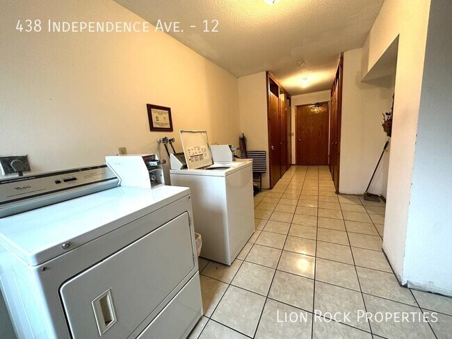 Building Photo - 438 Independence Ave N