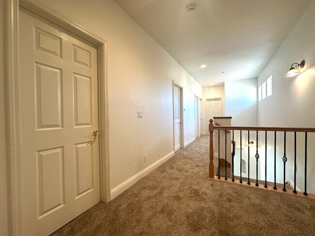 Building Photo - 2369 Fernwood Ln