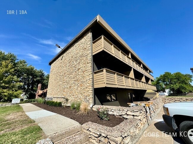 Building Photo - 4202 SW Trafficway-1B