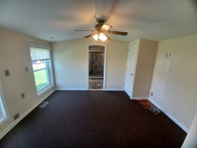 Building Photo - 1 James St