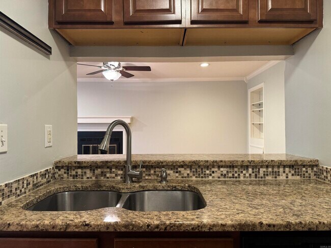 Building Photo - 301 Kings Row Dr