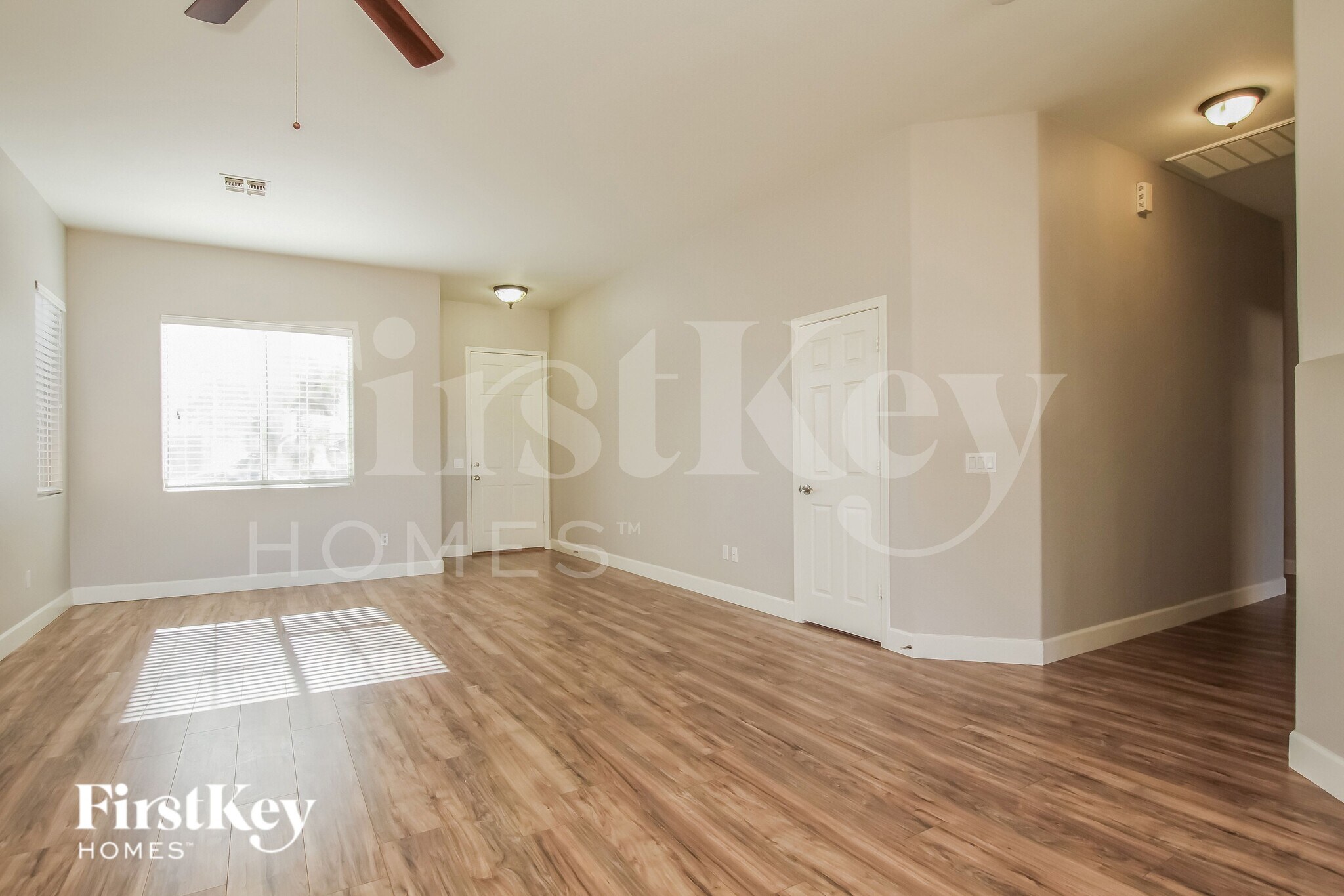 Building Photo - 13702 W Tara Ln