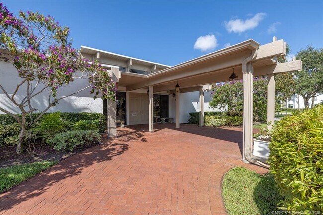 Building Photo - 1950 SW Palm City Rd