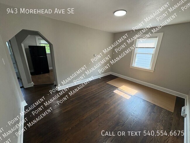 Building Photo - 943 Morehead Ave SE
