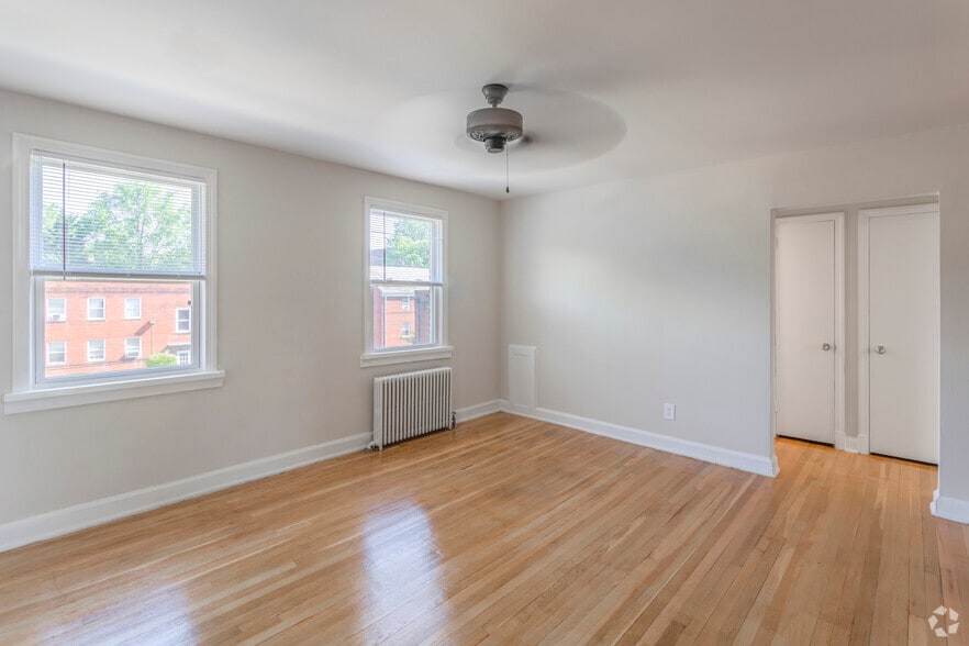 1 BR, 1 BA - 600 SF - Garfield Court Apartments