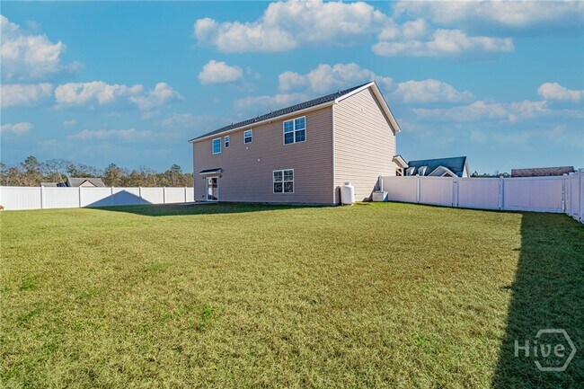 Building Photo - 100 Springcreek Ln