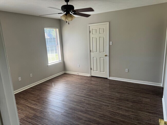 Building Photo - 1430 Arapaho Trail