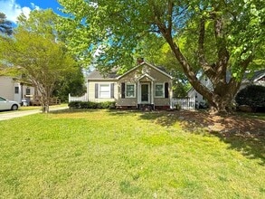 Building Photo - 2417 Bay St