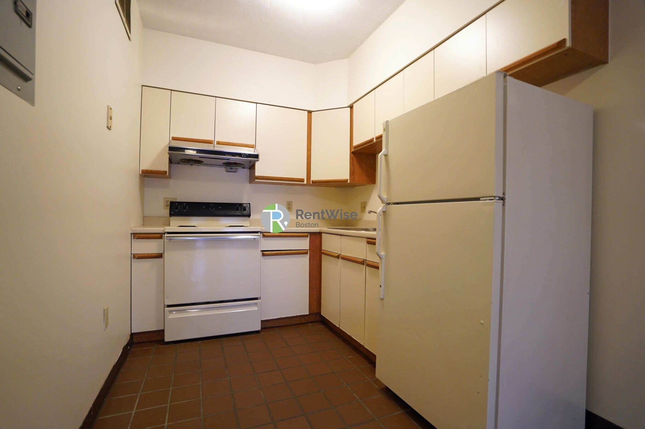 Building Photo - 81 Essex St